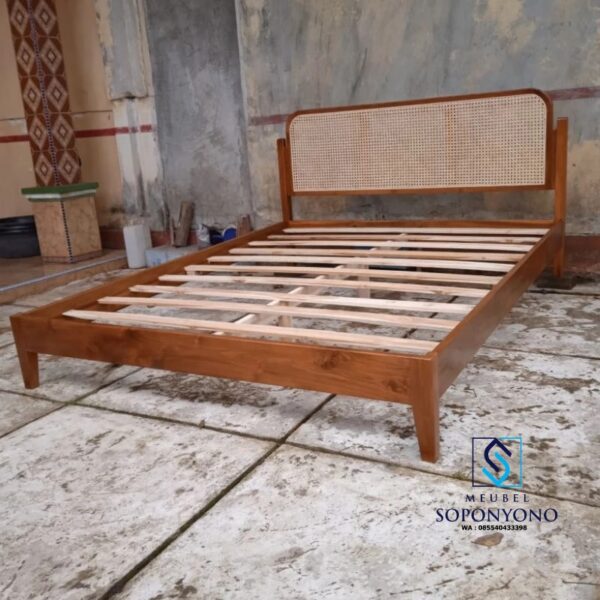 Dipan Tempat Tidur Rotan Jati Jepara