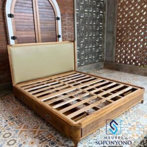 Tempat Tidur Minimalis Sandaran Jok Jati