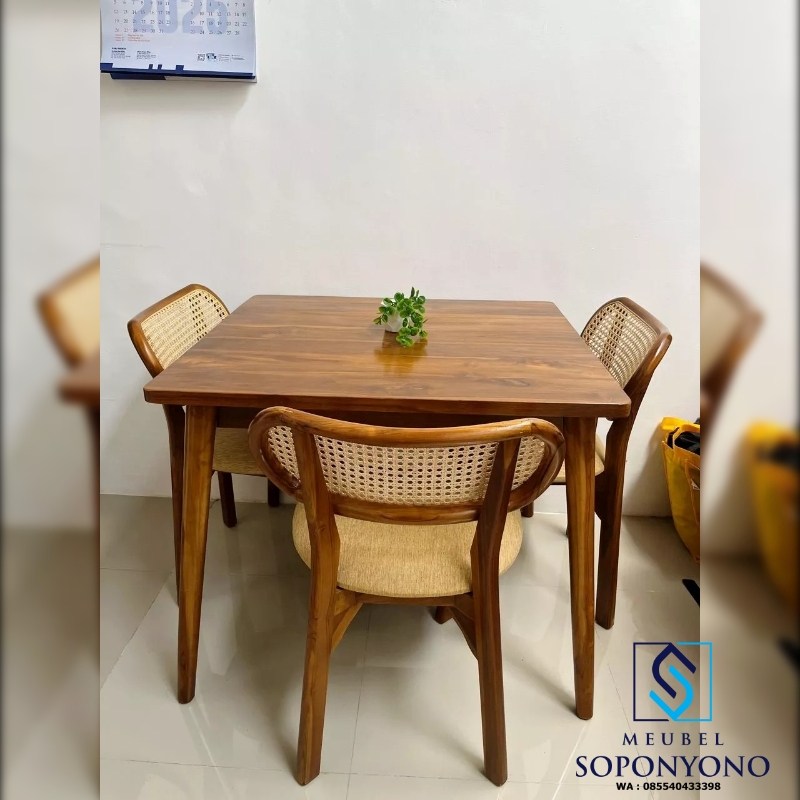 Set Kursi Cafe Kacang Rotan Minimalis Kayu Jati Set Kursi Cafe Kacang Rotan Minimalis Kayu Jati